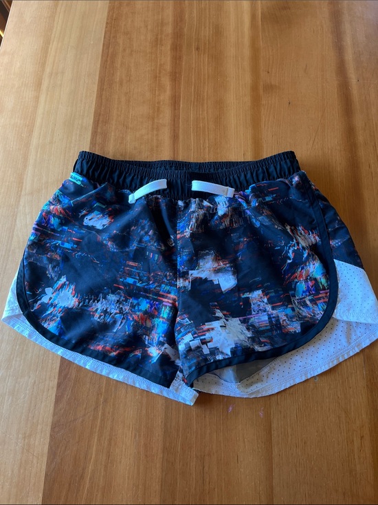 Under Armour Pants - Under Armour Black Multicolor Athletic Shorts